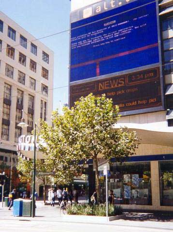 20010504-set2_3_358x480